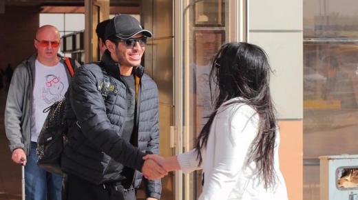 وصول مصطفى شعبان لشرم الشيخ لتكريمه في مهرجان المسرح