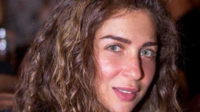 مي عز الدين في الجيزة لتصوير المشاهد الداخلية لمسلسل “البرنسيسة بيسة”