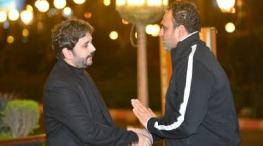 أكرم حسني يُقدم واجب العزاء للفنان مصطفى خاطر بعد وفاة والدته