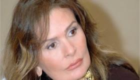 يسرا.. يجب محاسبة السبب في حادث محطة مصر