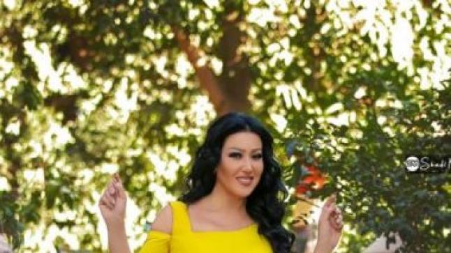 بعد خبر انفصالها عن أحمد سعد.. سمية الخشاب تتألق بالأصفر