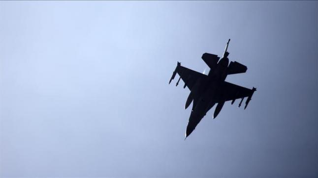 مسؤول يمني يكشف عن مقتل أحد القيادات الحوثية الكبرى في غارة للتحالف العربي