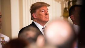 نيويورك تايمز تنشر مقالا لأحد مسؤولي الإدارة الأمريكية ينتقد سياسات الرئيس الأمريكي