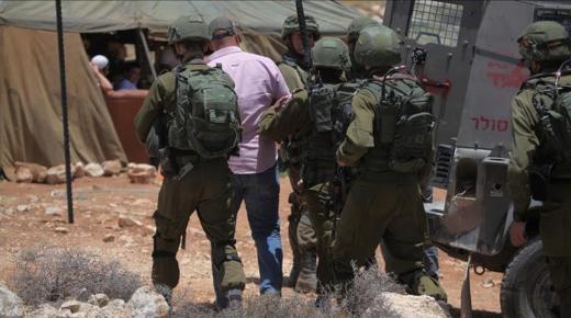 الاحتلال الإسرائيلي يشن حملة اعتقالات تطال عشرة فلسطينيين بالضفة الغربية