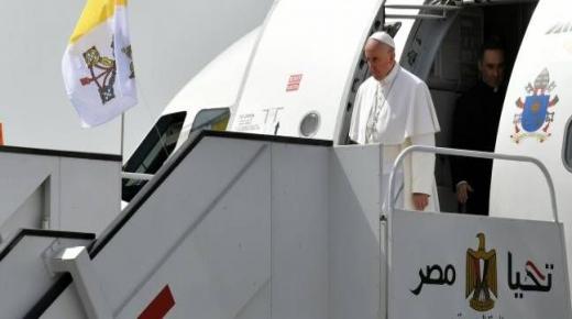 البابا خلال زيارته لمصر يعرب عن قلقه الشديد بسبب أزمة كوريا الشمالية