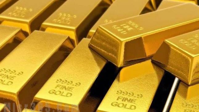 إرتفاع للأسهم والدولار في مقابل هبوط للذهب