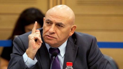 حكم إسرائيلي على النائب العربي باسل غطاس بالسجن لمدة سنتين