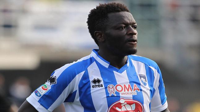 سولي مونتاري يطرد من مباراة كالياري وبيسكارا بسبب هتافات عنصرية !